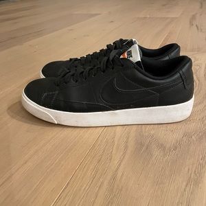Nike Women’s Black Leather Blazer Low